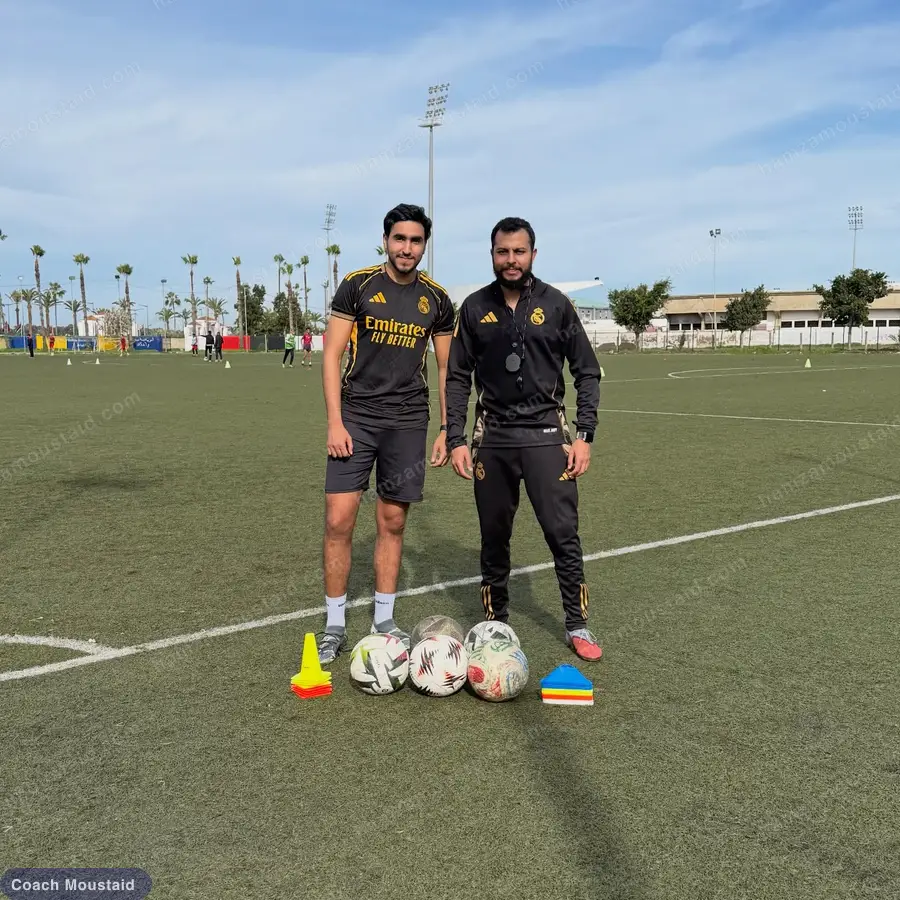 Hamza Moustaid running an individual training session